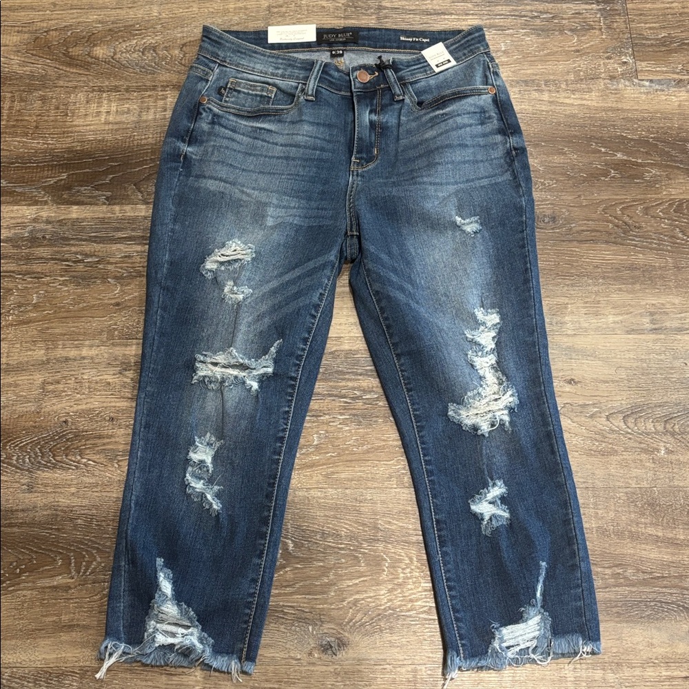 Judy Blue Medium Wash Skinny Fit Capris Sz 9/29